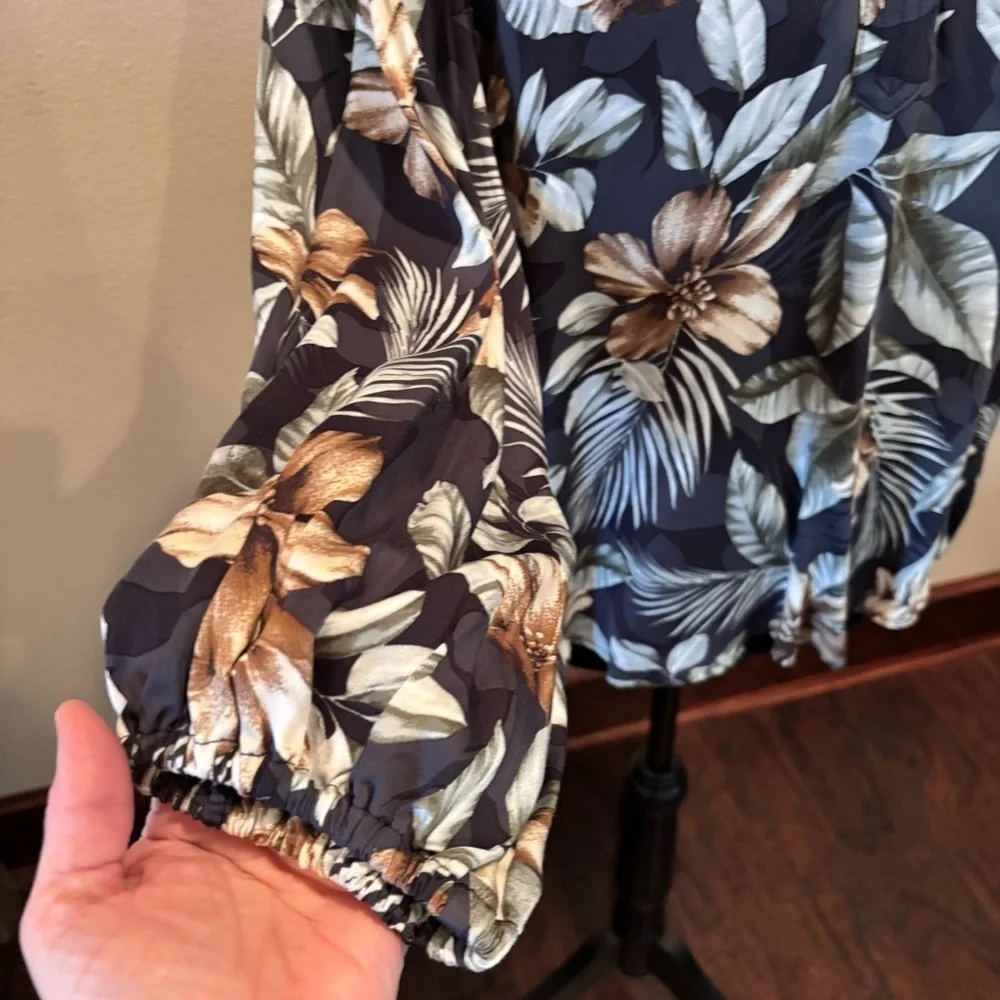 NWT Tommy Bahama Coastal Petals Split Neck Top in Black, Small, Spring Summer